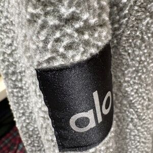 Alo Yoga Men’s Zipper Pocket 2 tone Hoodie